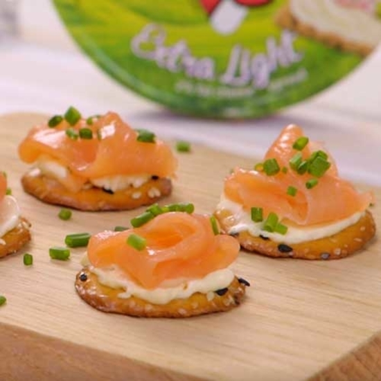 Recipes - Mini Pretzels With Salmon & Cheese